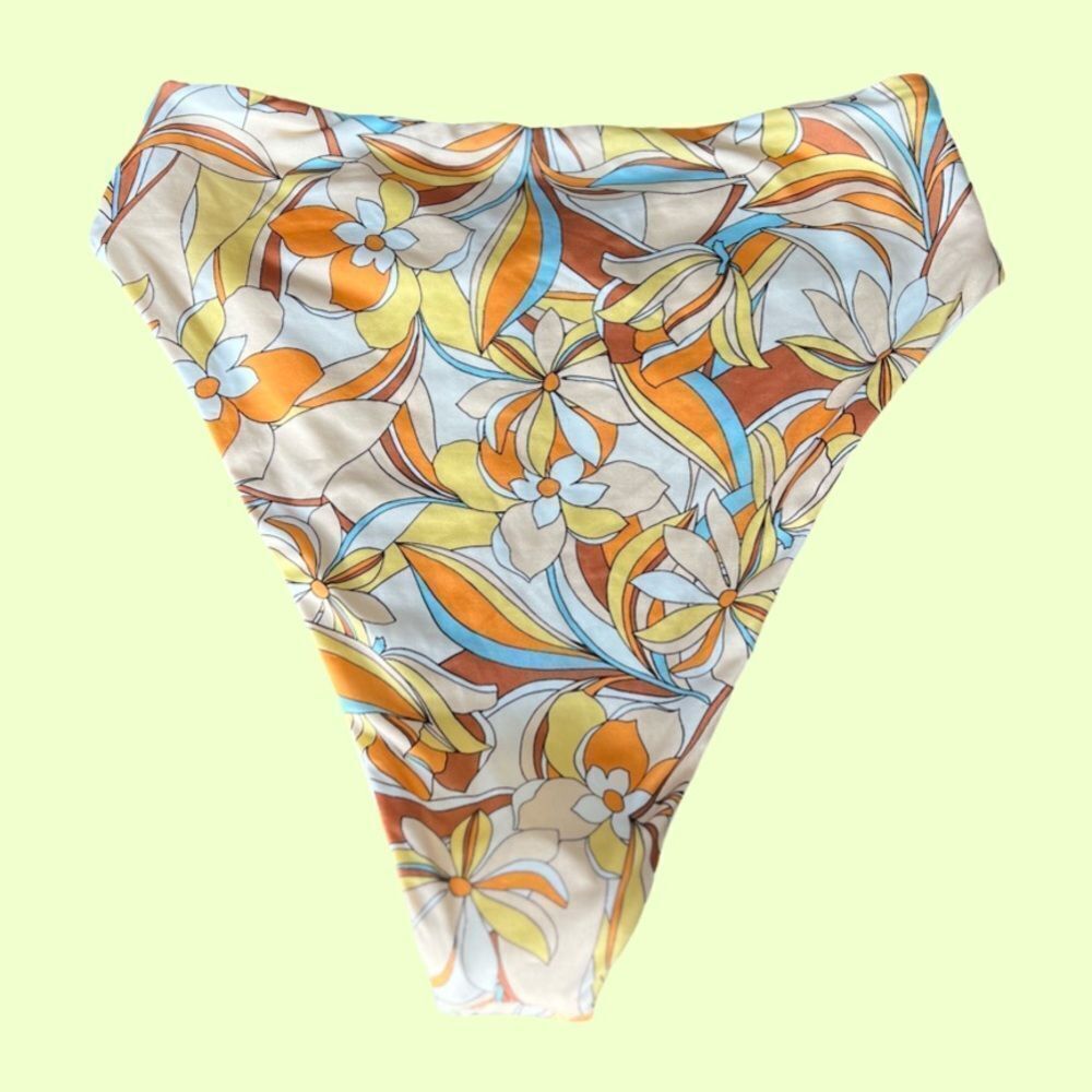 l*space Nancy Lee Printed Bitsy Bikini Bottom in Sunshine Floral. Size Small-New - Picture 2 of 15